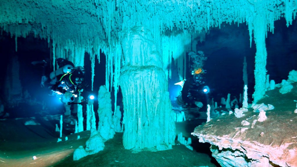 “Buceo en cenote Nohoch”